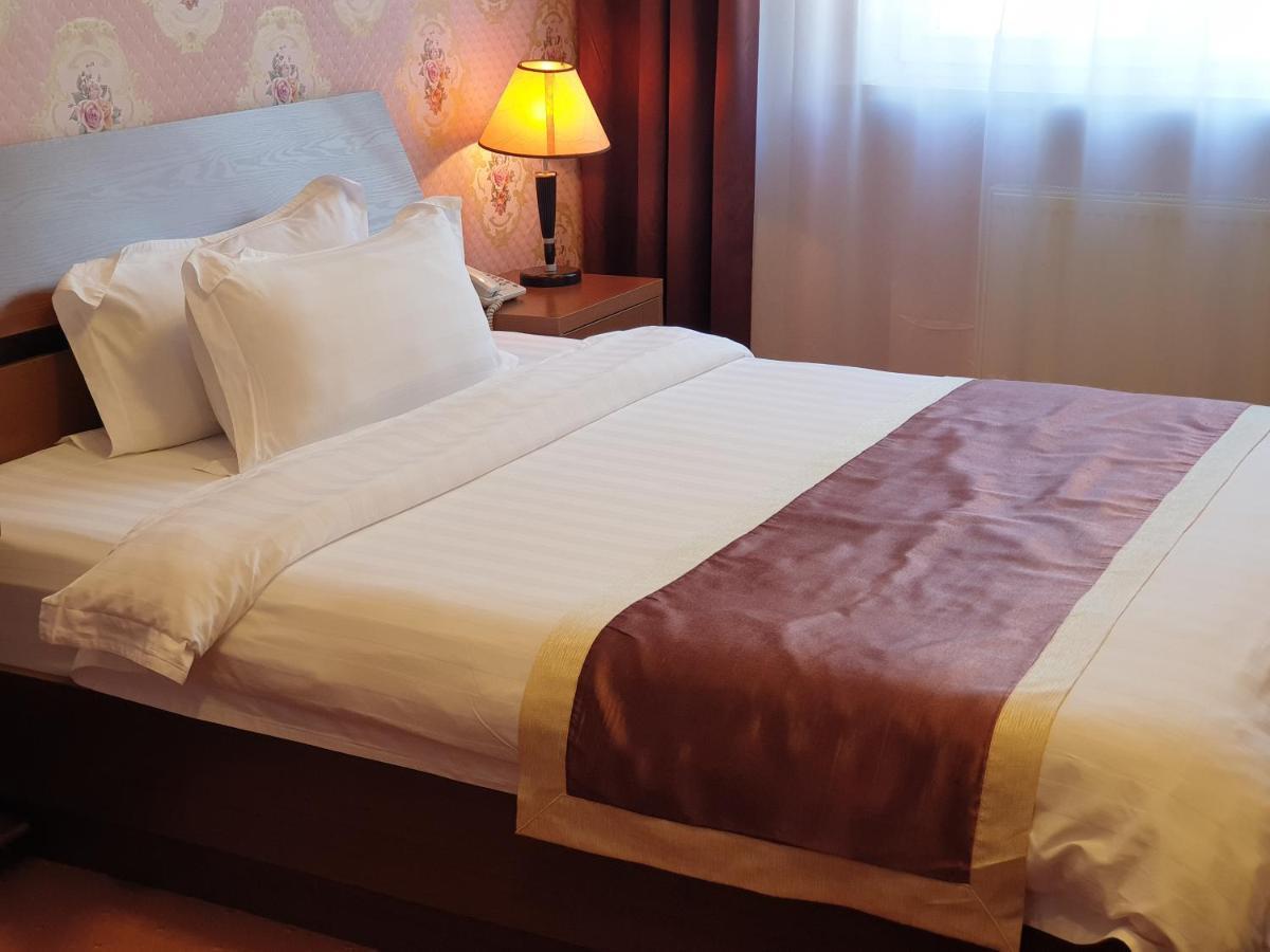 Springs Hotel Улан-Батор Екстер'єр фото